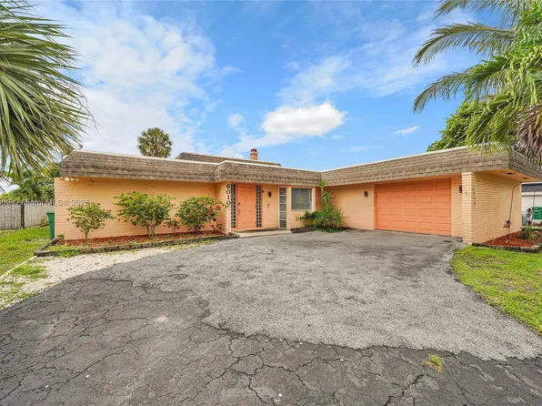 6010 Linden Cir, Tamarac, FL 33319