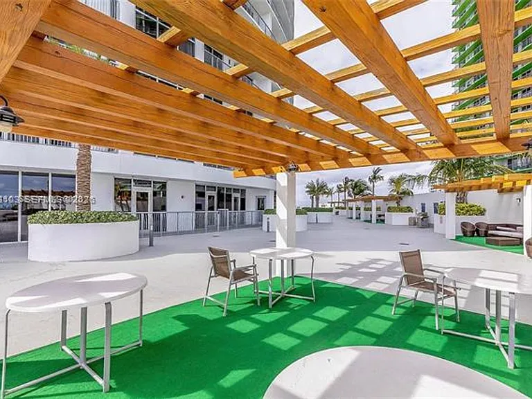 1750 N Bayshore Dr #2401 — Photo 33