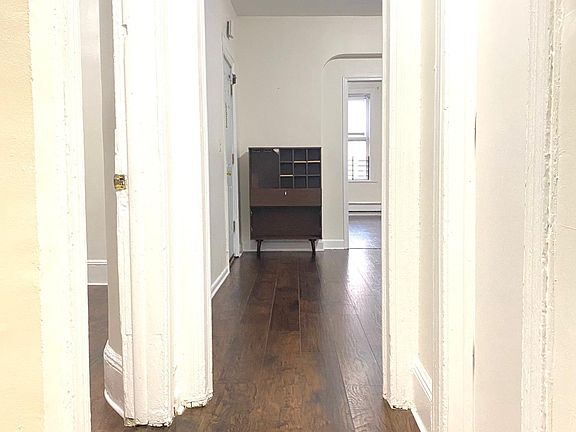 4th image of 674 Bergen Ave APT 2