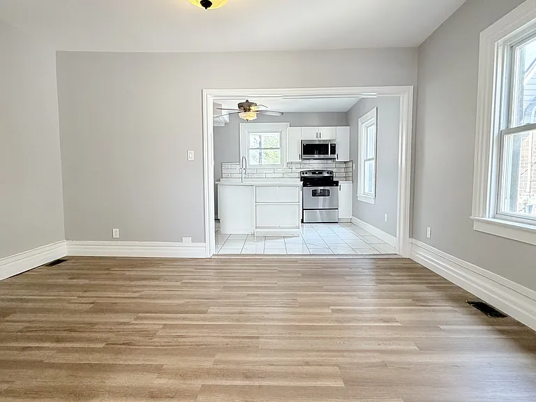 2177-2181 Howard Ave #2177 — Photo 7