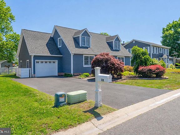 4th image of 18 Bay Breeze Dr