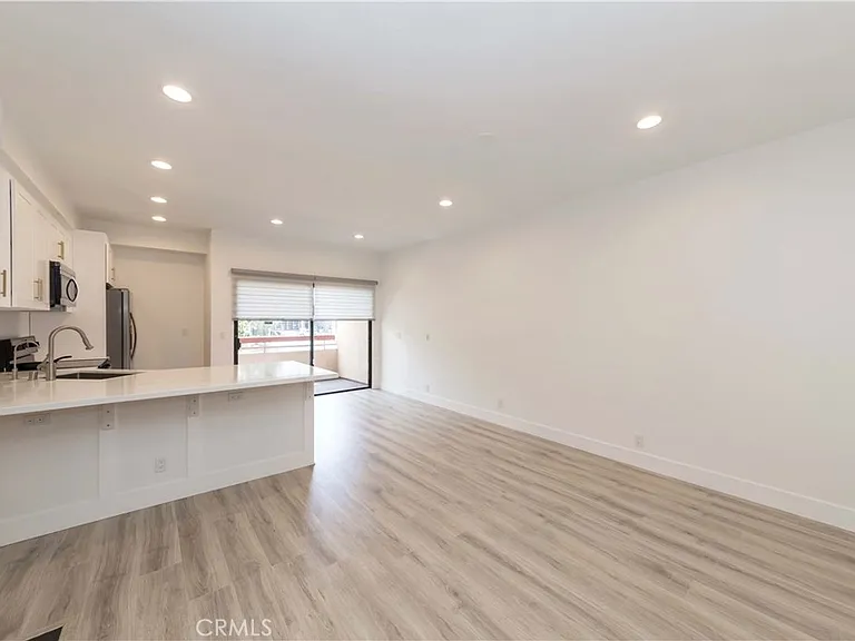 941 W Carson St #226 — Photo 9