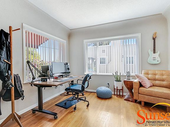 4th image of 3578 33rd St