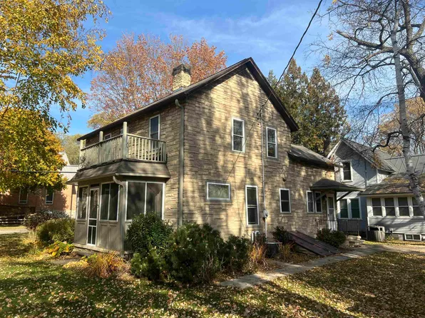502 Waupaca St, Waupaca, WI 54981