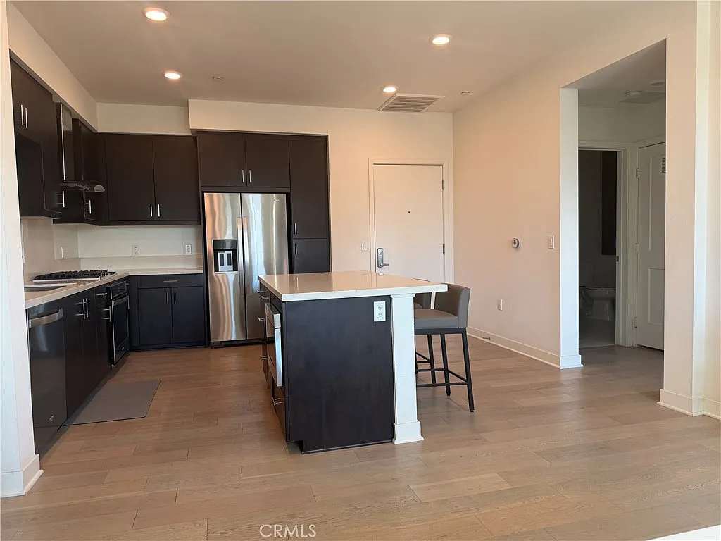 2 bed, 1088 sqft, $5,500 — Photo 3