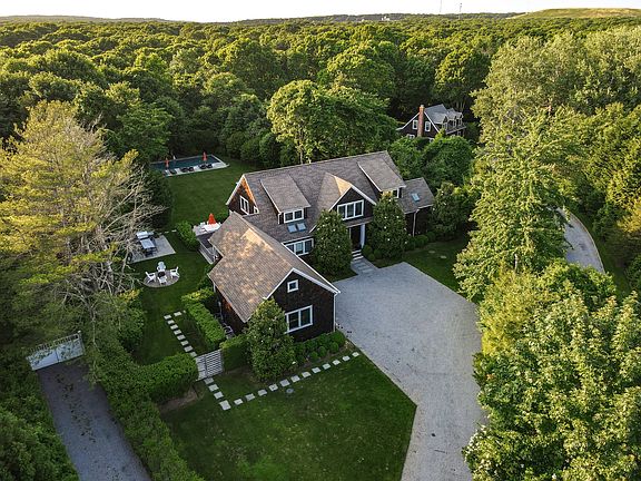 2nd image of 5 Pine Dr