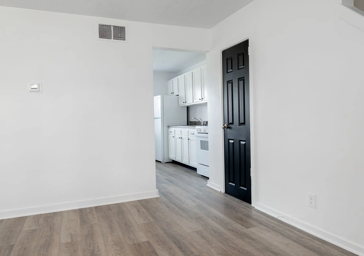 3-Bedroom Townhouse in Midland, PA. Apply Now!! — Photo 3