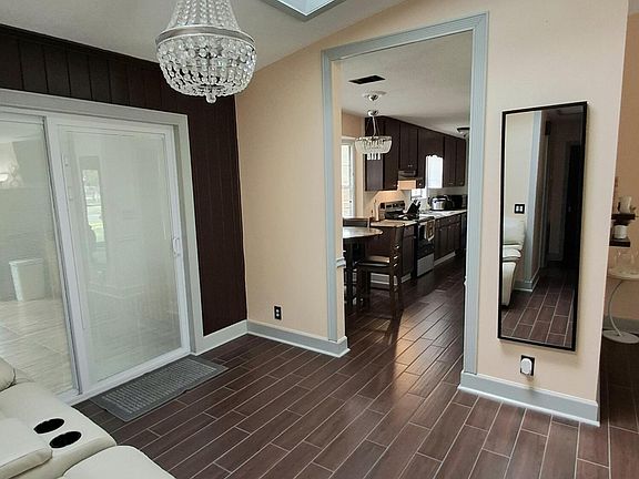 4th image of 119 Chatford Cir