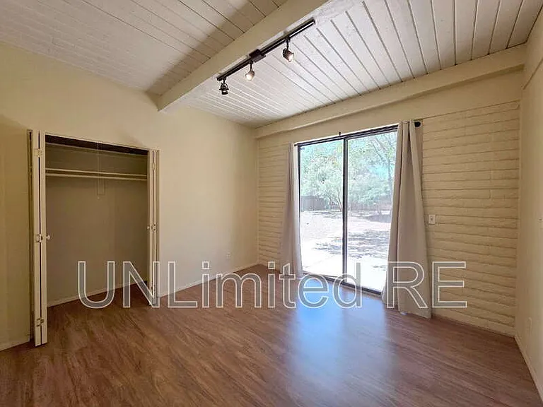 355 Canyon Diablo Rd — Photo 10