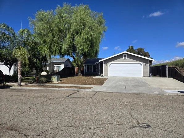 300 Old Town Drive, Tulare, CA 93274