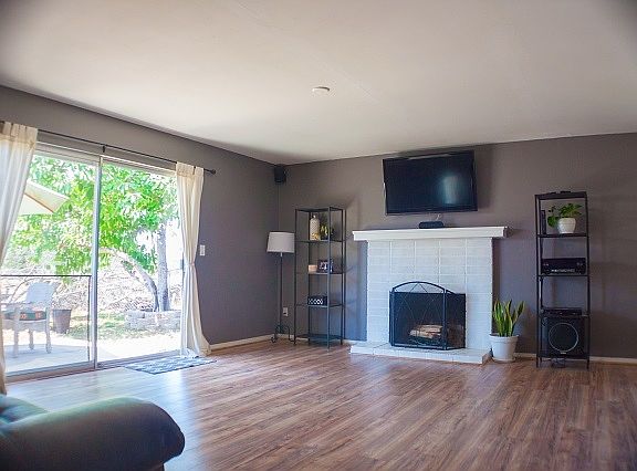 2nd image of 1725 Avocado Dr
