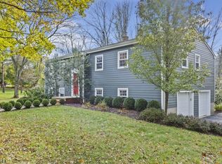10 Village Cir, Mendham, NJ 07945