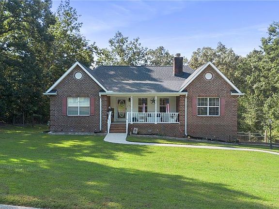 3rd image of 201 Van Dell Dr