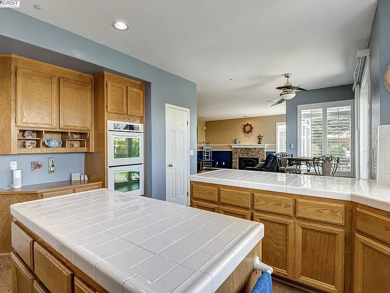 3644 Glasgow Cir — Photo 12