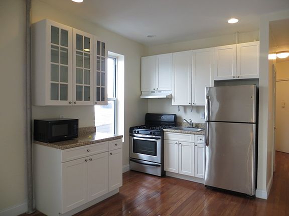 4th image of 1051 Kelly St APT 5