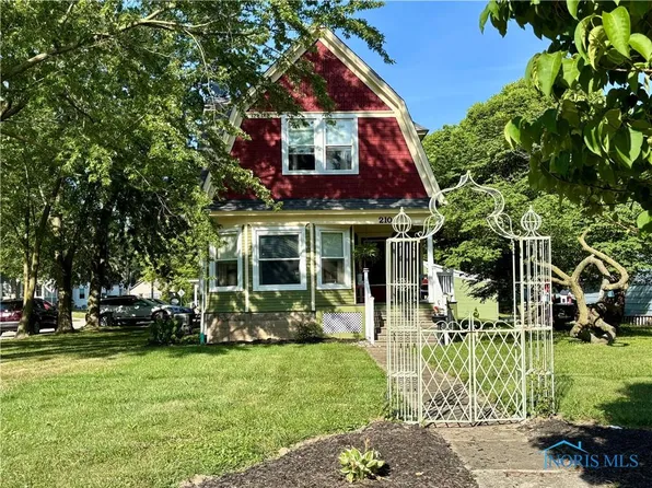 210 N Main St, Antwerp, OH 45813