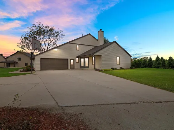 N9171 Nelson ROAD, East Troy, WI 53120