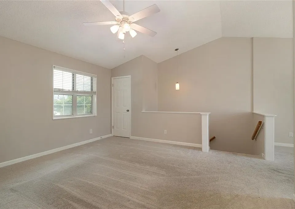 1503 E Swan Cir