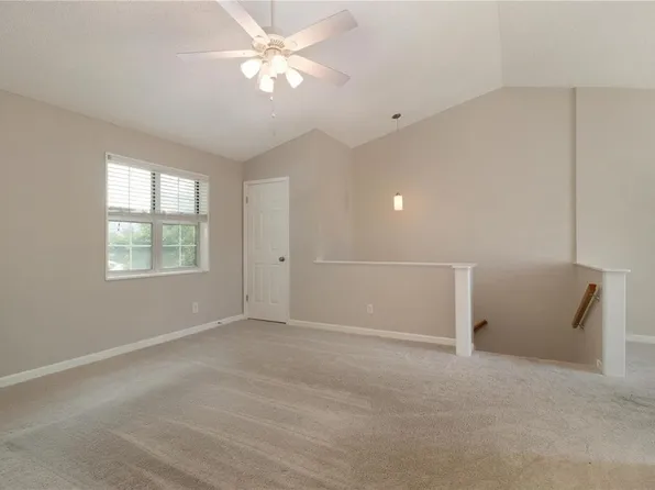 1503 E Swan Cir, Saint Louis, MO 63144