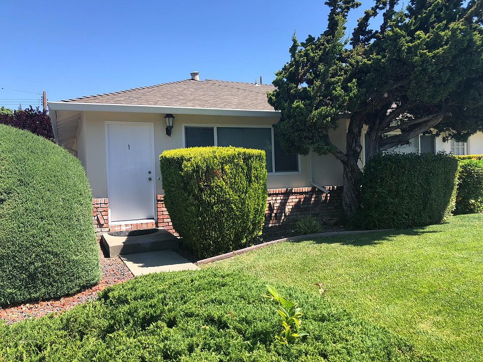1st image of 2419 Karen Dr #1