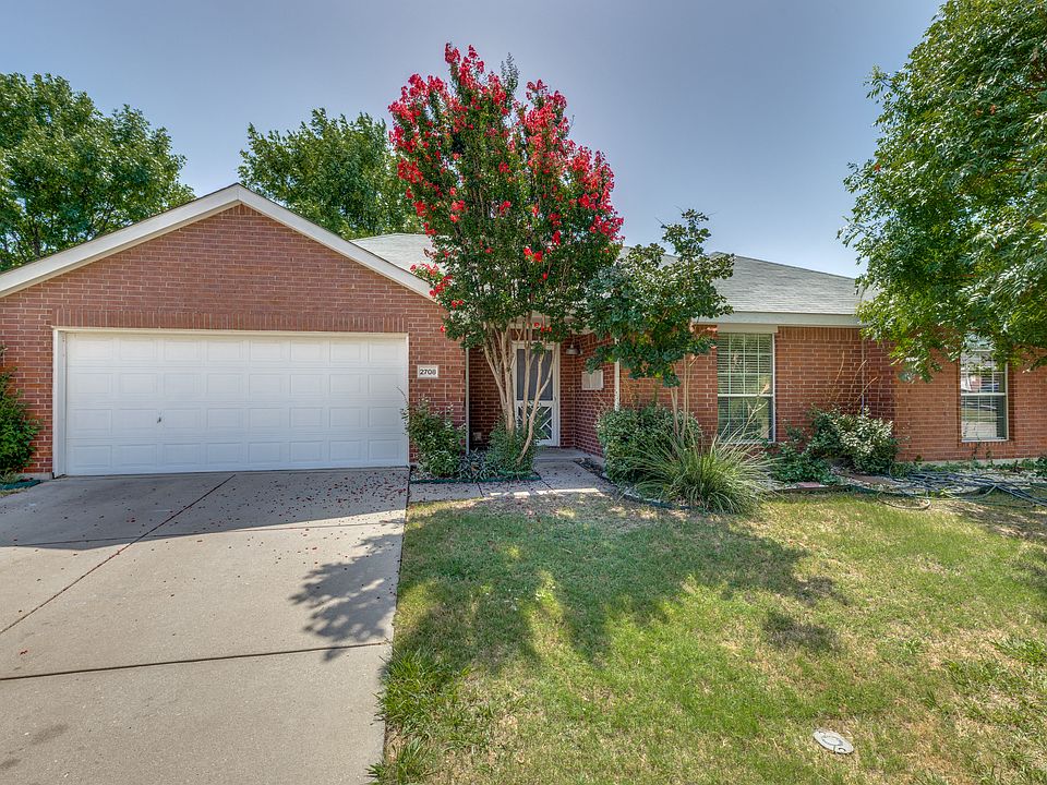 1st image of 2708 Douglas Dr
