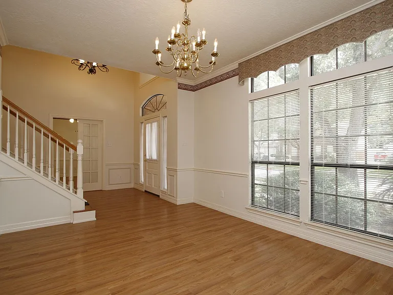 13618 Shadow Falls Ct — Photo 10