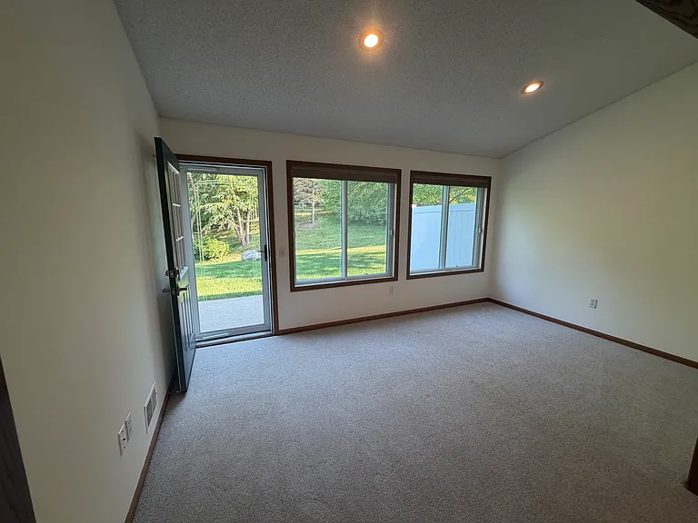 10843 Lexington Dr — Photo 11