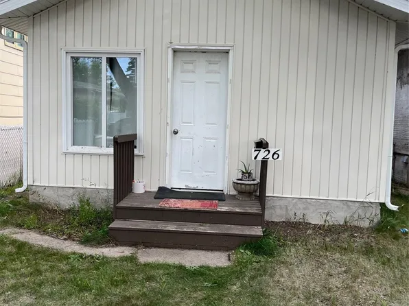 726 M Avenue S, Saskatoon, SK S7M 2L4