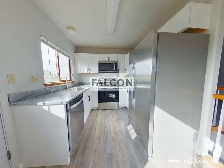 5982 Corinth Dr — Photo 7