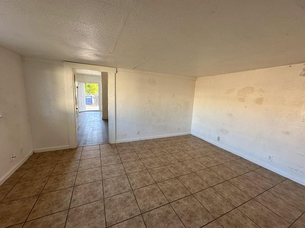 1236 Vito Ave, Modesto, CA 95351
