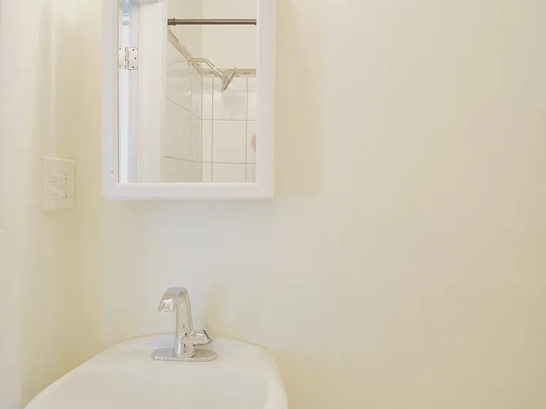 316 Lake St #2F — Photo 8