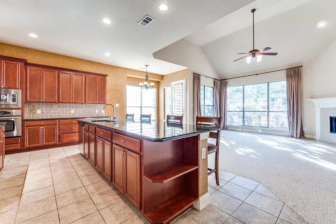 4 bed, 3.5 bath, 3391 sqft, $3,200 — Photo 4