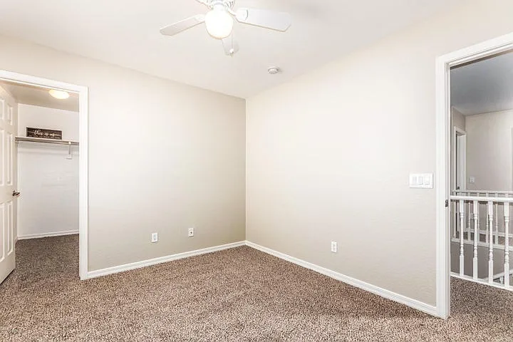 18606 W Sunnyslope Ln — Photo 24