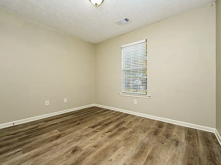 1025 Borrington Ln — Photo 11