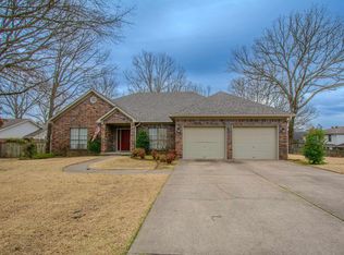 26 Kings River Rd, N Little Rock, AR 72116