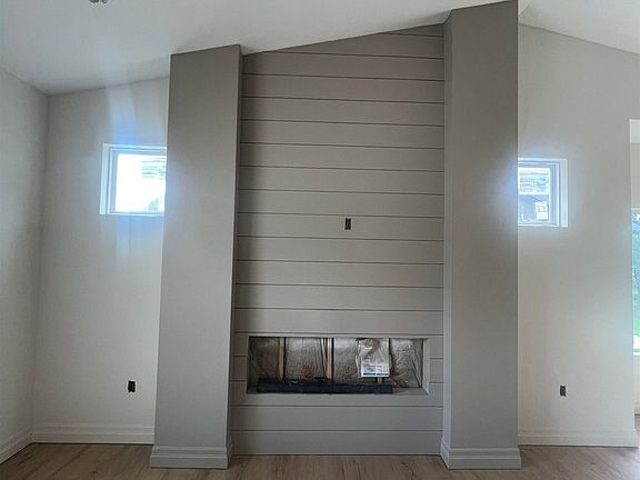 4th image of 10418 W Graber Cir