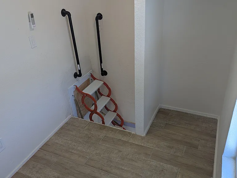 203 Hubbard St #L — Photo 4