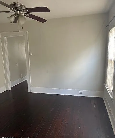 2138 Crittenden Dr — Photo 3