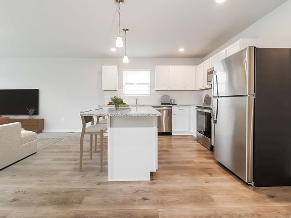 5th image of 2208 Macatawa Ln