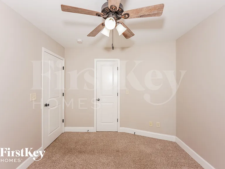 1114 Emerald Ridge Dr — Photo 16