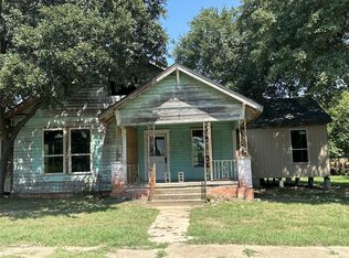 401 E Hopkins St, Mexia, TX