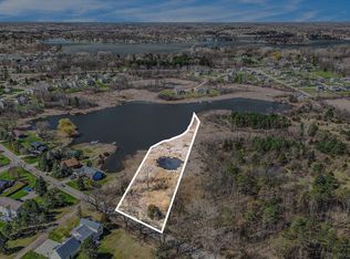 2 Butcher Rd, Fenton, MI 48430