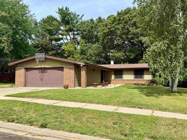 1475 Pineview Dr, Reedsburg, WI 53959