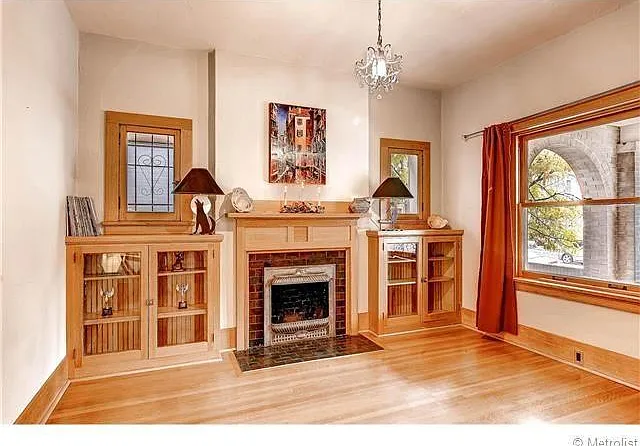 1125 N Clarkson St — Photo 3