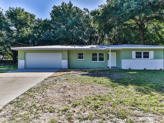 2nd image of 823 N Hollywood Cir