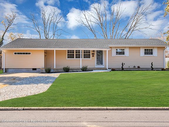 2nd image of 1067 Overlook Dr