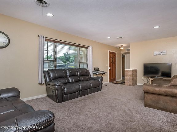 4th image of 402 Holman Ln
