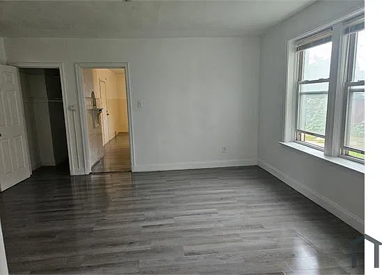 1 bed, 1100 sqft, $1,000 — Photo 3