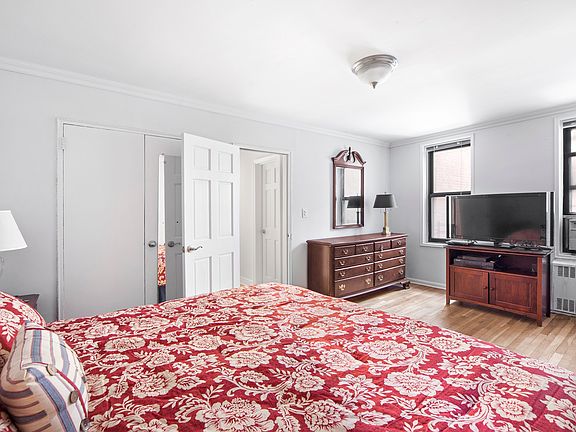 4th image of 330 E 80th St APT 3P