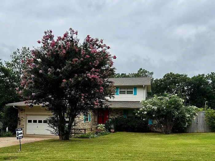 7608 Peacock Dr SW — Photo 49